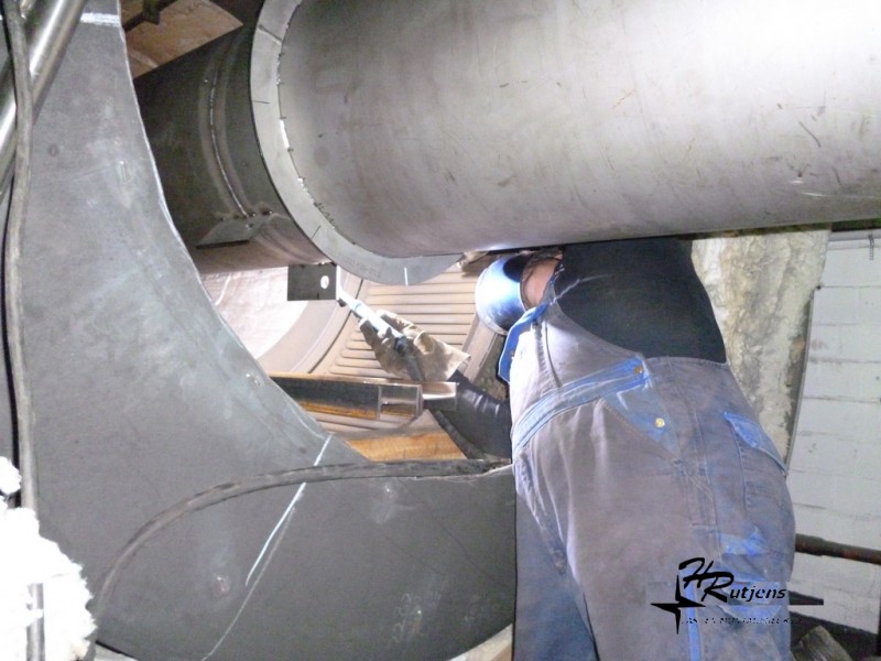 Foto: Reparatie Naverbrander